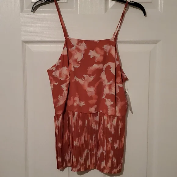 Womans Small, pleated cami. Nine West. NWT - Picture 2 of 6